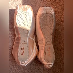 NEW Mirella MS140 Adult ballet Pointe Shoes size 6 xxx